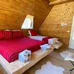 Bujtina Miqesia 3*