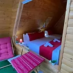 Bujtina Miqesia Panzió 3*