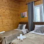 Bujtina Miqesia Panzió 3*