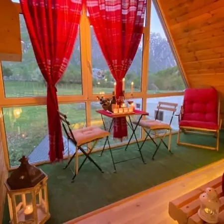 Bujtina Miqesia Bed & Breakfast