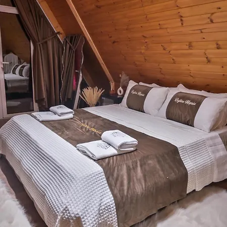 Bujtina Miqesia Bed & Breakfast