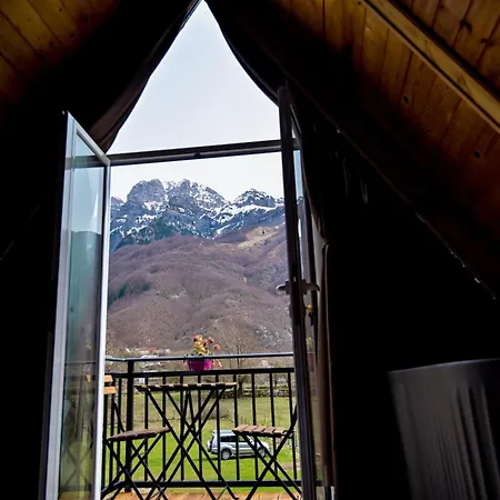 Bed & Breakfast Bujtina Miqesia *