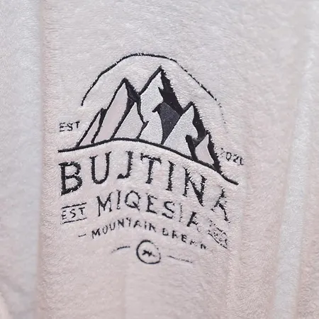 Bujtina Miqesia Theth