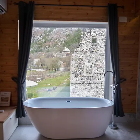 Bujtina Miqesia 3* Theth