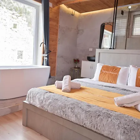 Bujtina Miqesia Bed & Breakfast