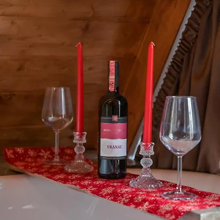 Bed & Breakfast Bujtina Miqesia *
