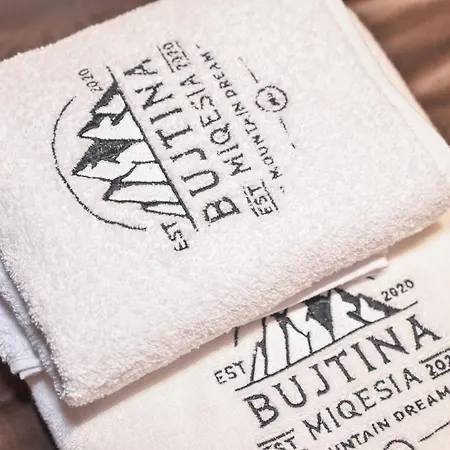 Bujtina Miqesia Bed & Breakfast Theth