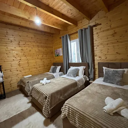 Bujtina Miqesia Bed & Breakfast