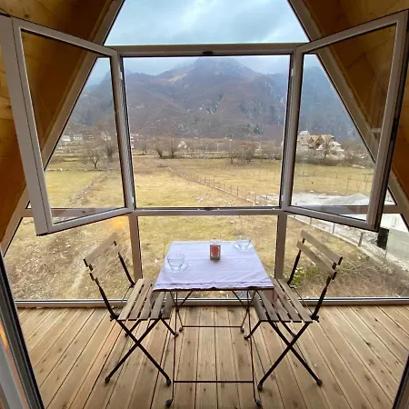 Bujtina Miqesia Bed & Breakfast *
