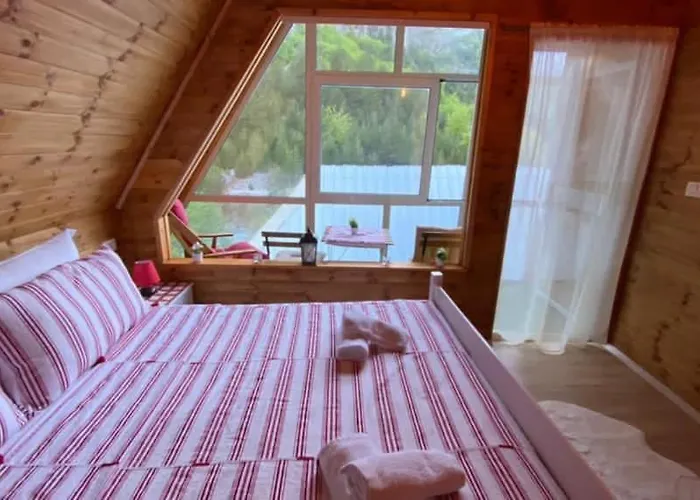 Oda ve Kahvaltı Bujtina Miqesia Theth