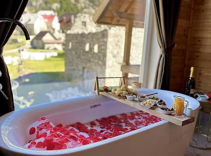 Bujtina Miqesia Oda ve Kahvaltı