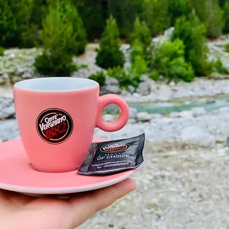 Bujtina Miqesia Oda ve Kahvaltı Theth