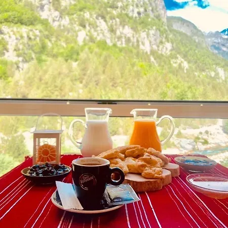 Bujtina Miqesia 3* Theth