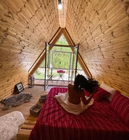 Bujtina Miqesia Bed & Breakfast Theth
