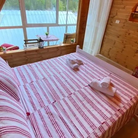 Bujtina Miqesia 3* Theth