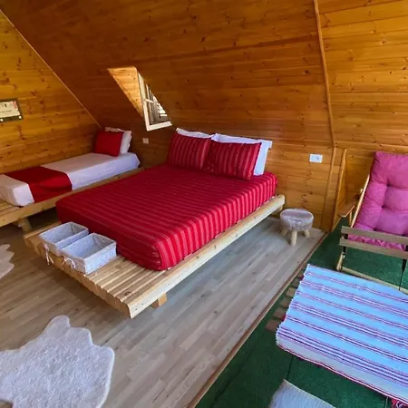 Oda ve Kahvaltı Bujtina Miqesia
