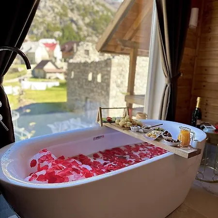 Bujtina Miqesia Nocleg ze śniadaniem