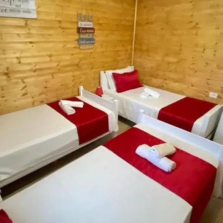 Bujtina Miqesia Oda ve Kahvaltı 3*