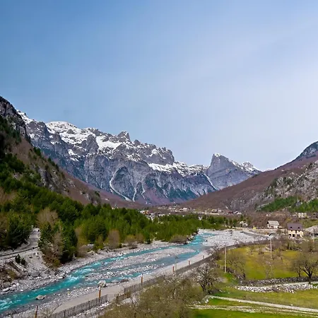 Bujtina Miqesia Oda ve Kahvaltı Theth