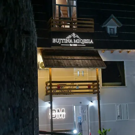 Oda ve Kahvaltı Bujtina Miqesia