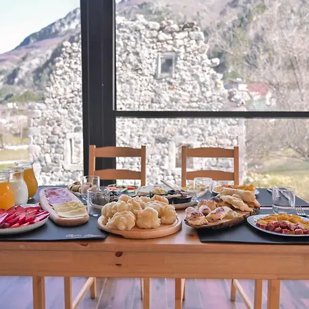 Bujtina Miqesia Bed & Breakfast Theth