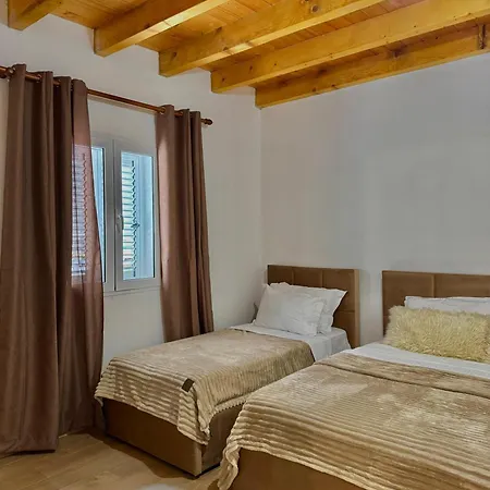 Bujtina Miqesia 3* Theth