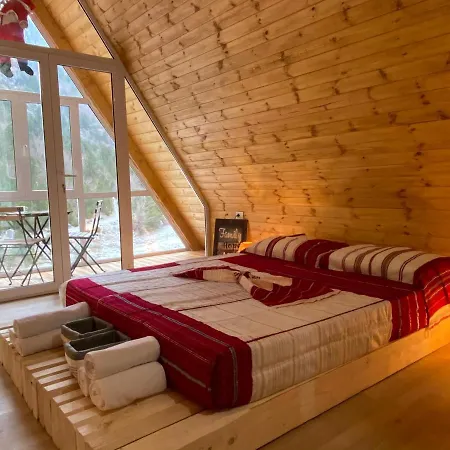 Nocleg ze śniadaniem Bujtina Miqesia