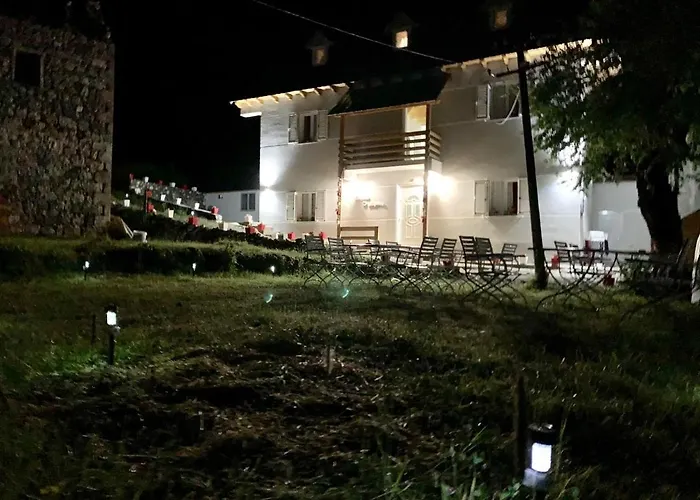 Bed and breakfast Bujtina Miqesia