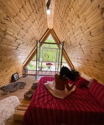 Bujtina Miqesia Bed & Breakfast Theth