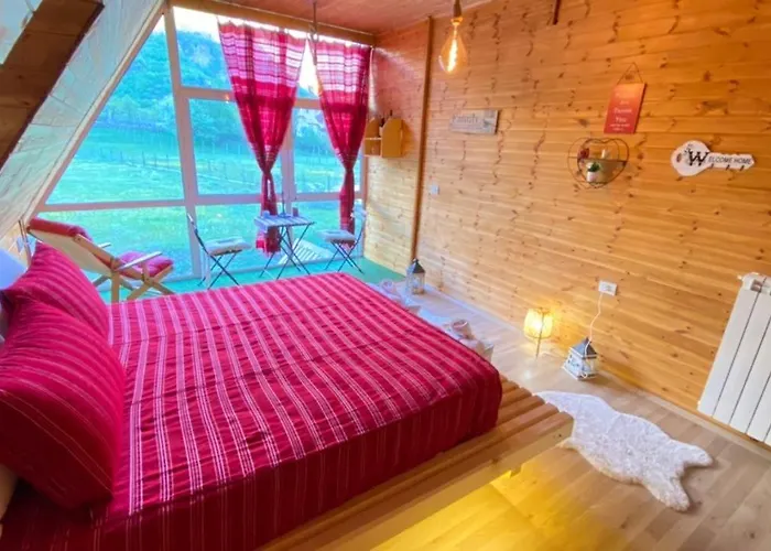 Bujtina Miqesia Theth