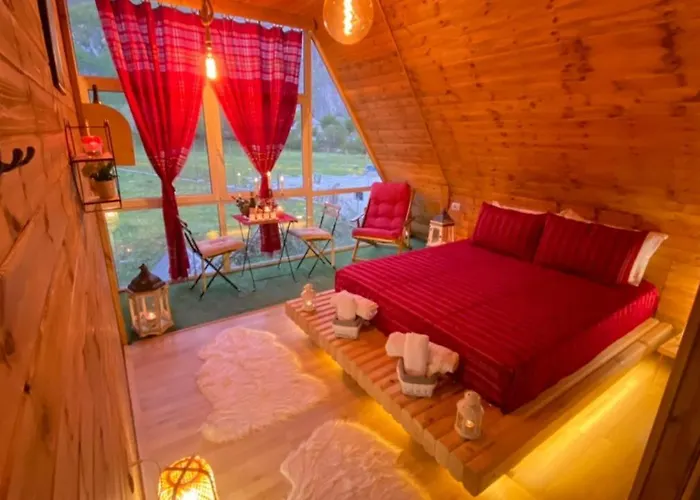 Bujtina Miqesia Bed & Breakfast Theth