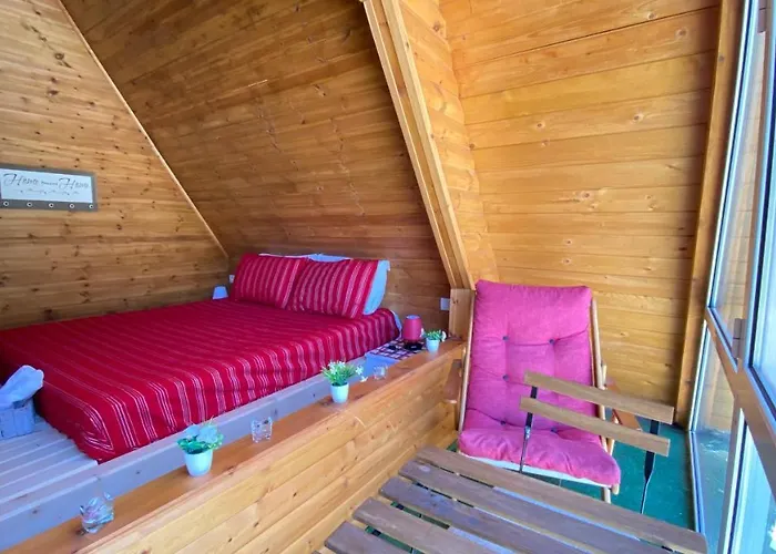 Bujtina Miqesia Theth