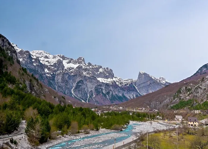 Bujtina Miqesia Bed & Breakfast Theth