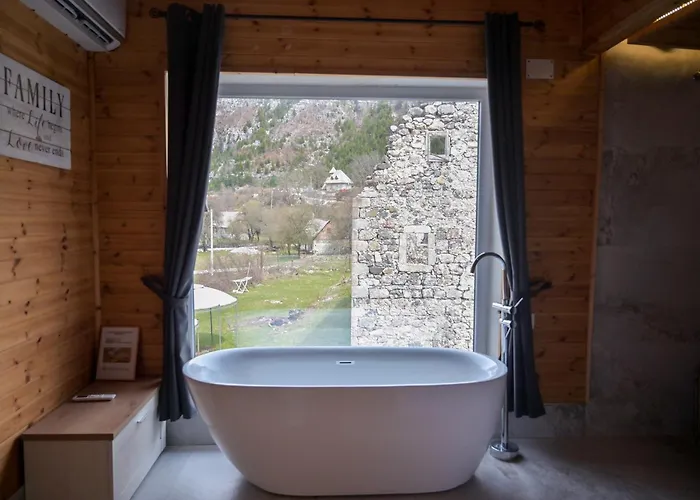 Bujtina Miqesia 3* Theth