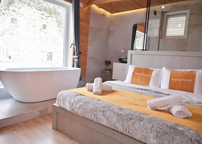 Bujtina Miqesia Bed and breakfast