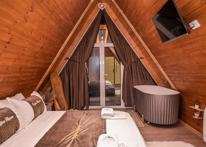 Bujtina Miqesia Theth