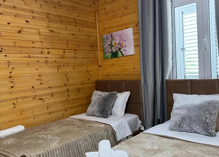 Bujtina Miqesia Bed and breakfast 3*