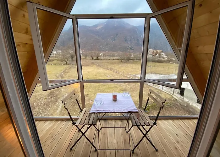 Bujtina Miqesia Bed & Breakfast 3*