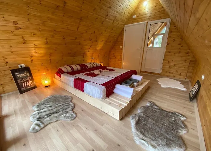 Bujtina Miqesia Theth