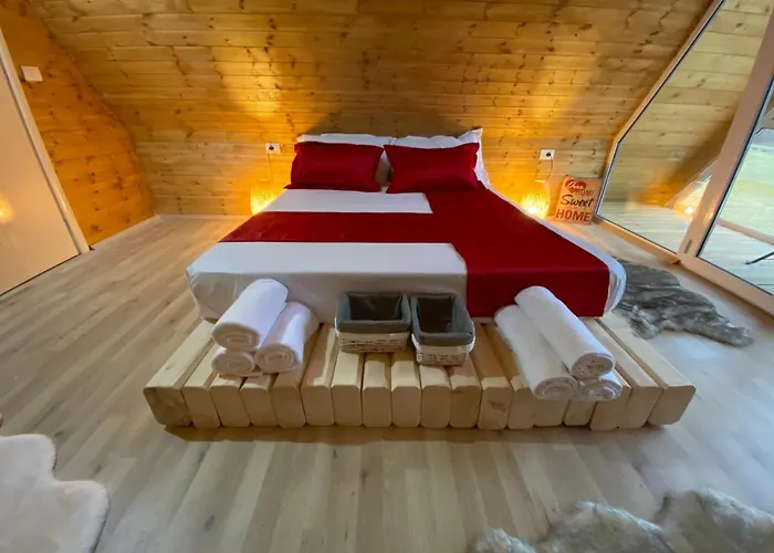Bujtina Miqesia Bed and breakfast 3*